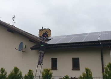 montaż paneli solarnych